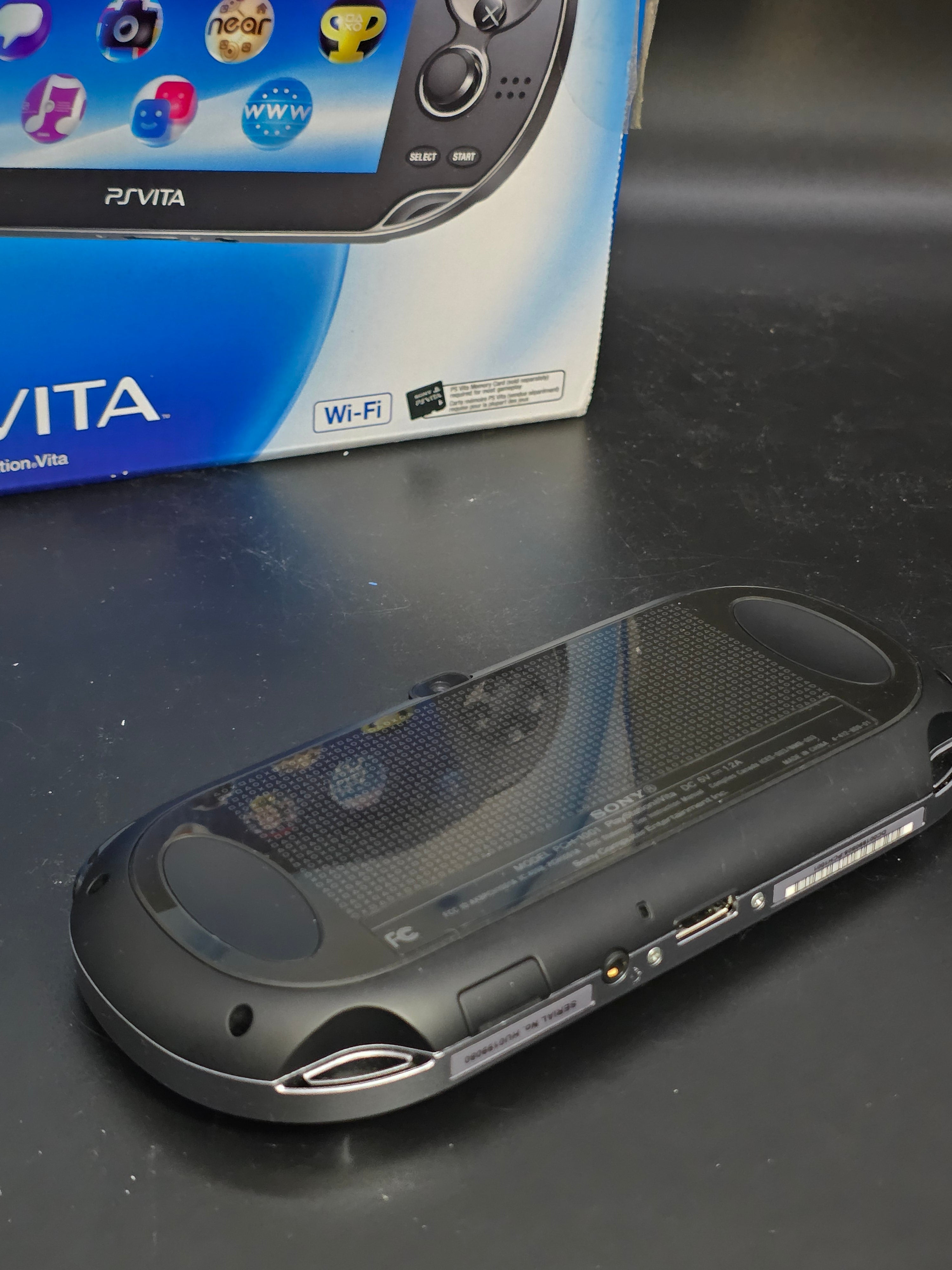 (CIB) Sony PlayStation PS Vita Black Handheld Console (PCH-1001)